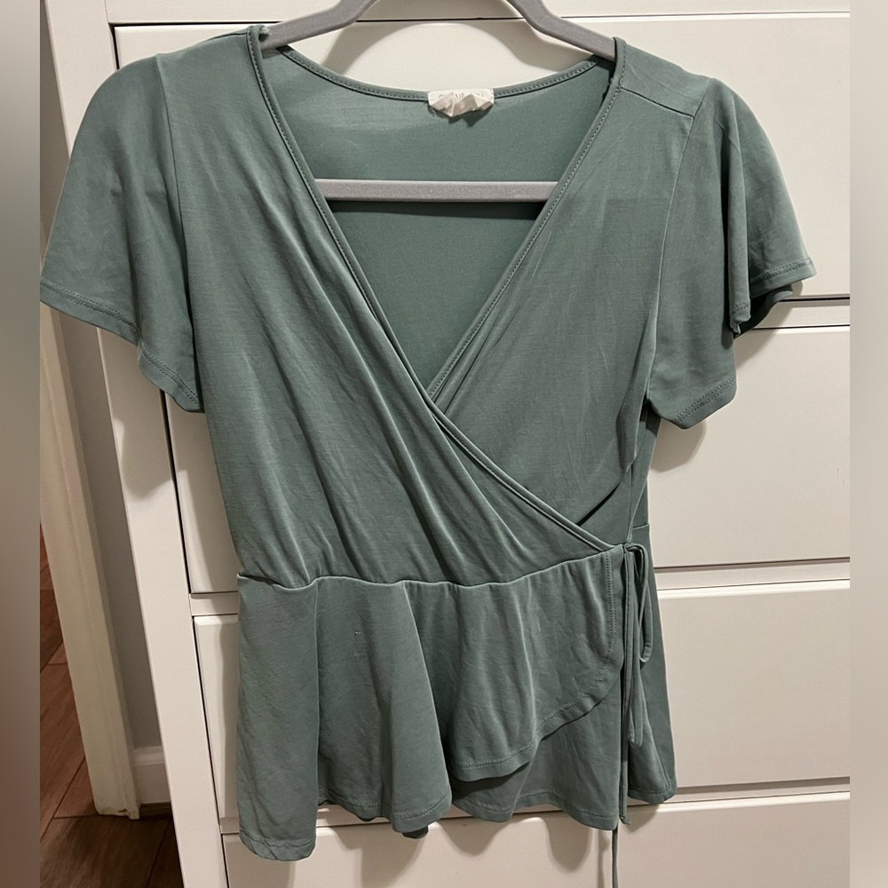 Sienna Sky Women’s blouse size medium.
